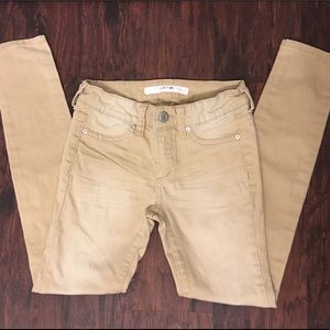 Cute Khaki Joe’s Jeans!